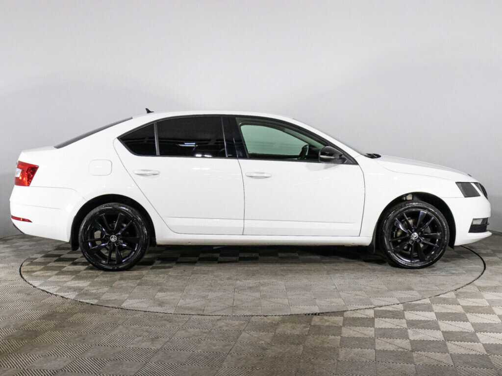 Б/У Шкода Октавия 2018 года. Фото: #3