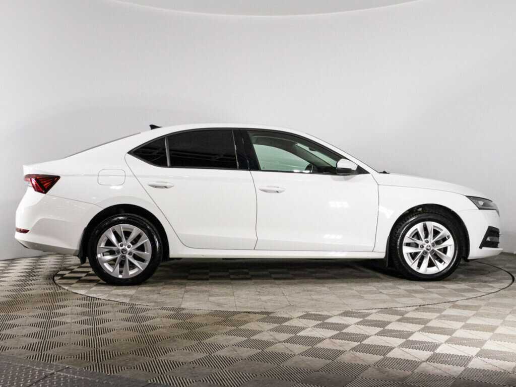 Б/У Шкода Октавия 2020 года. Фото: #3