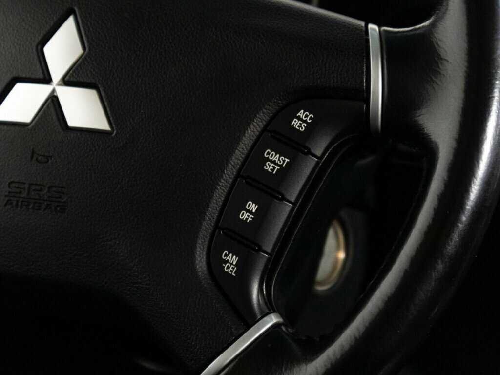 Б/У Митсубиши Паджеро 2014 года. Фото: #18