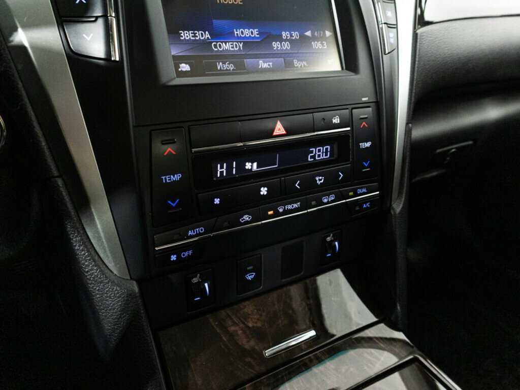 Б/У Тойота Камри 2015 года. Фото: #16