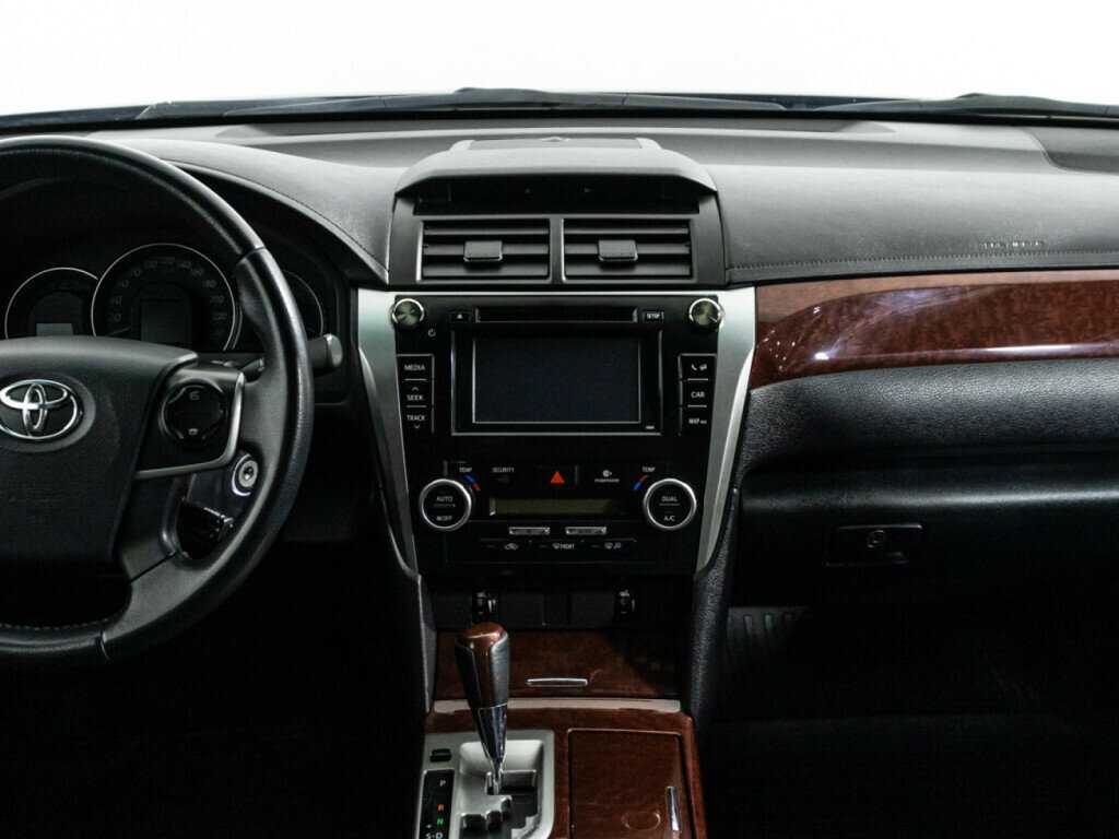 Б/У Тойота Камри 2012 года. Фото: #13