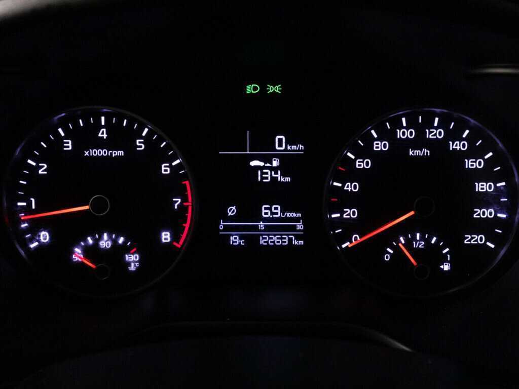 Б/У Киа Рио 2018 года. Фото: #11