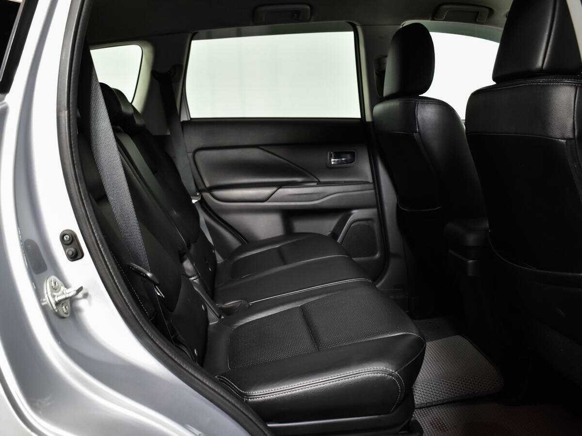 Б/У Митсубиши Оутлэндер 2012 года. Фото: #7