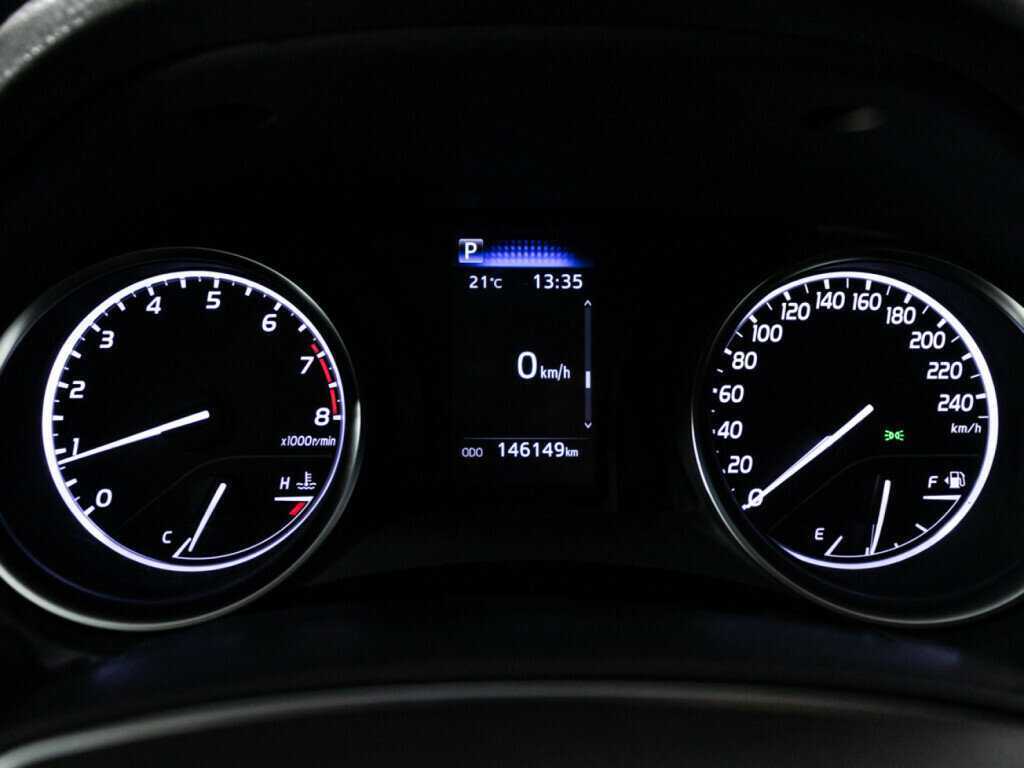 Б/У Тойота Камри 2021 года. Фото: #10