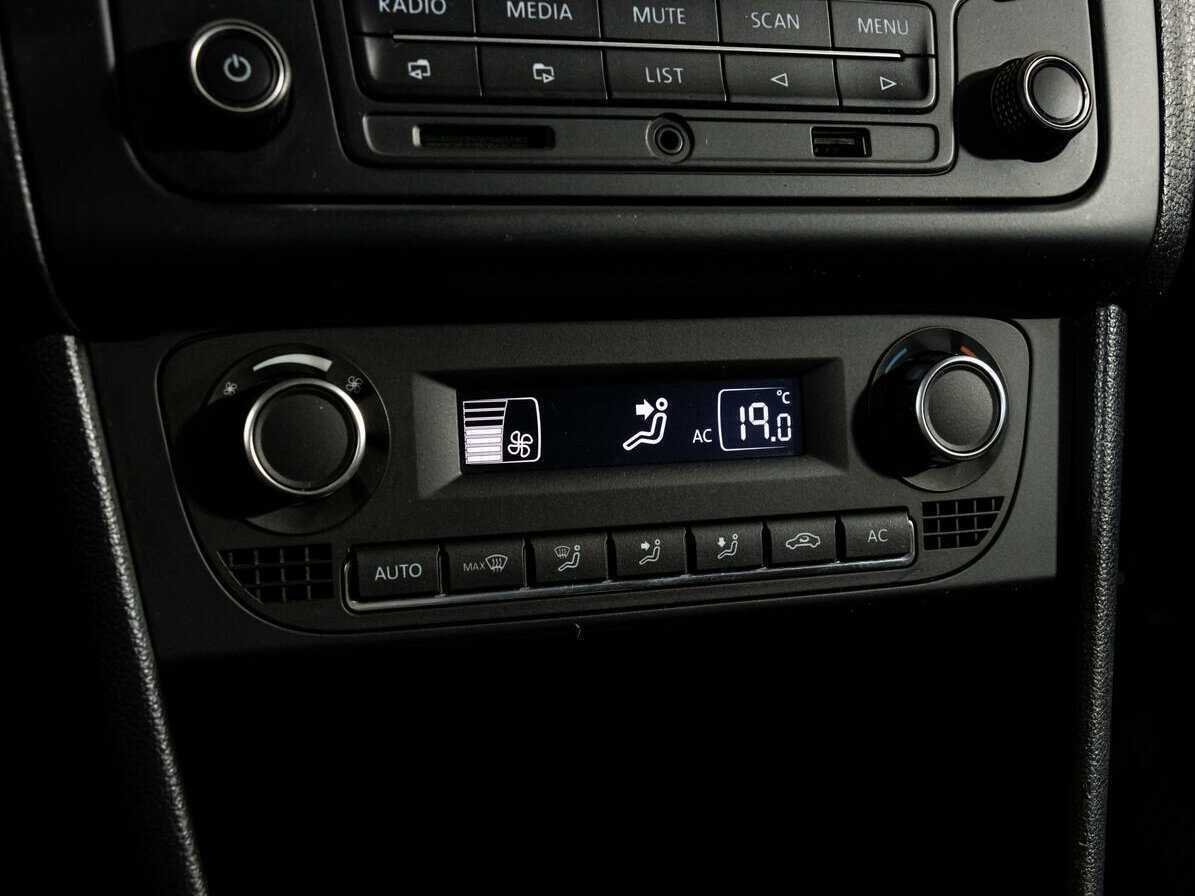 Б/У Фольксваген Поло 2013 года. Фото: #10