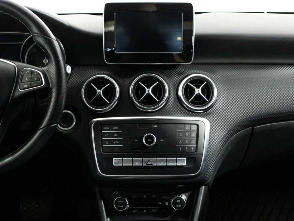 Б/У Мерседес-Бенц А-Класс 2016 года. Фото: #13