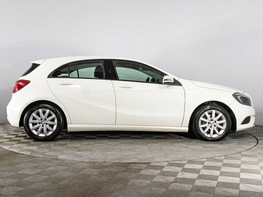 Б/У Мерседес-Бенц А-Класс 2015 года. Фото: #3