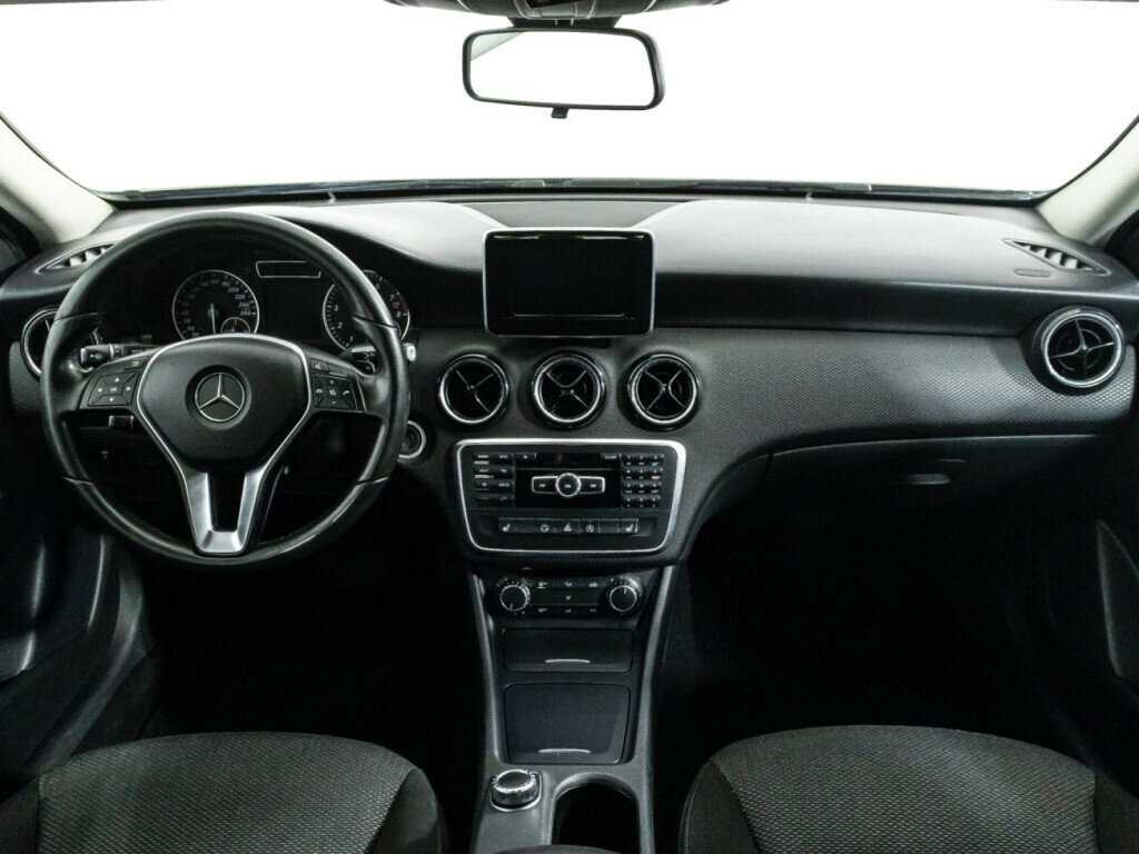 Б/У Мерседес-Бенц А-Класс 2015 года. Фото: #12