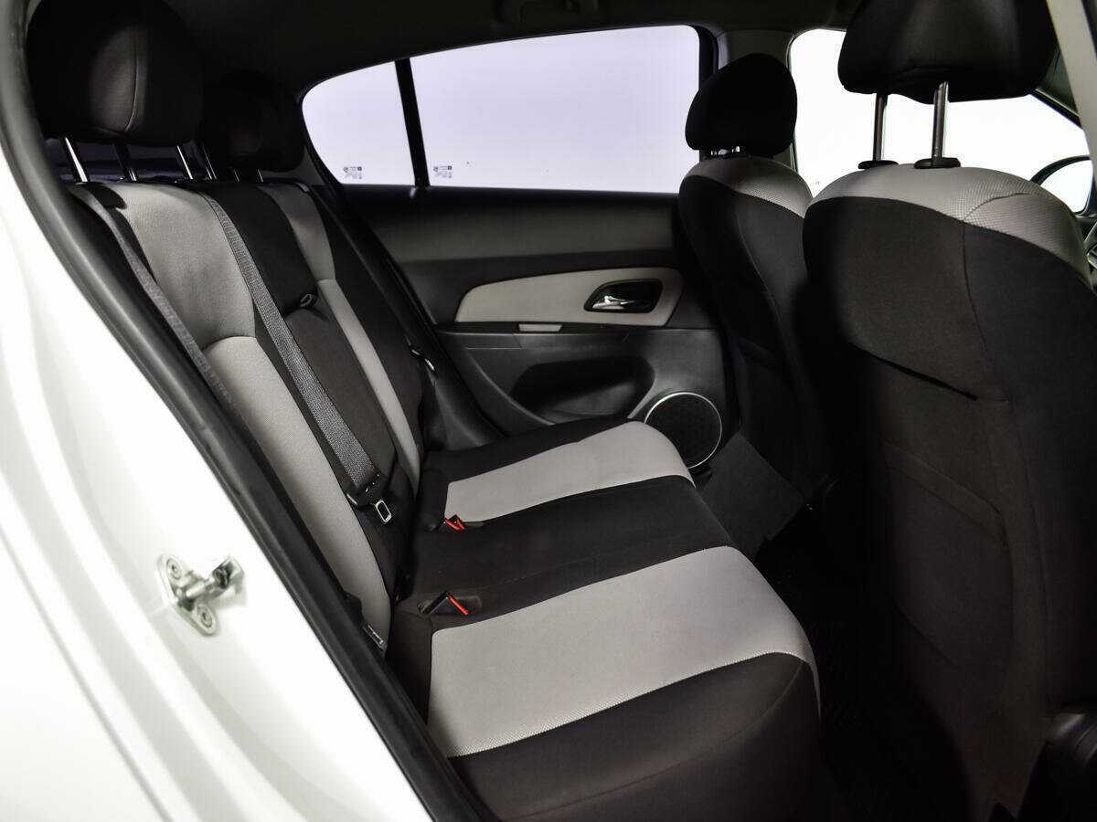 Б/У Шевроле Круз 2013 года. Фото: #9