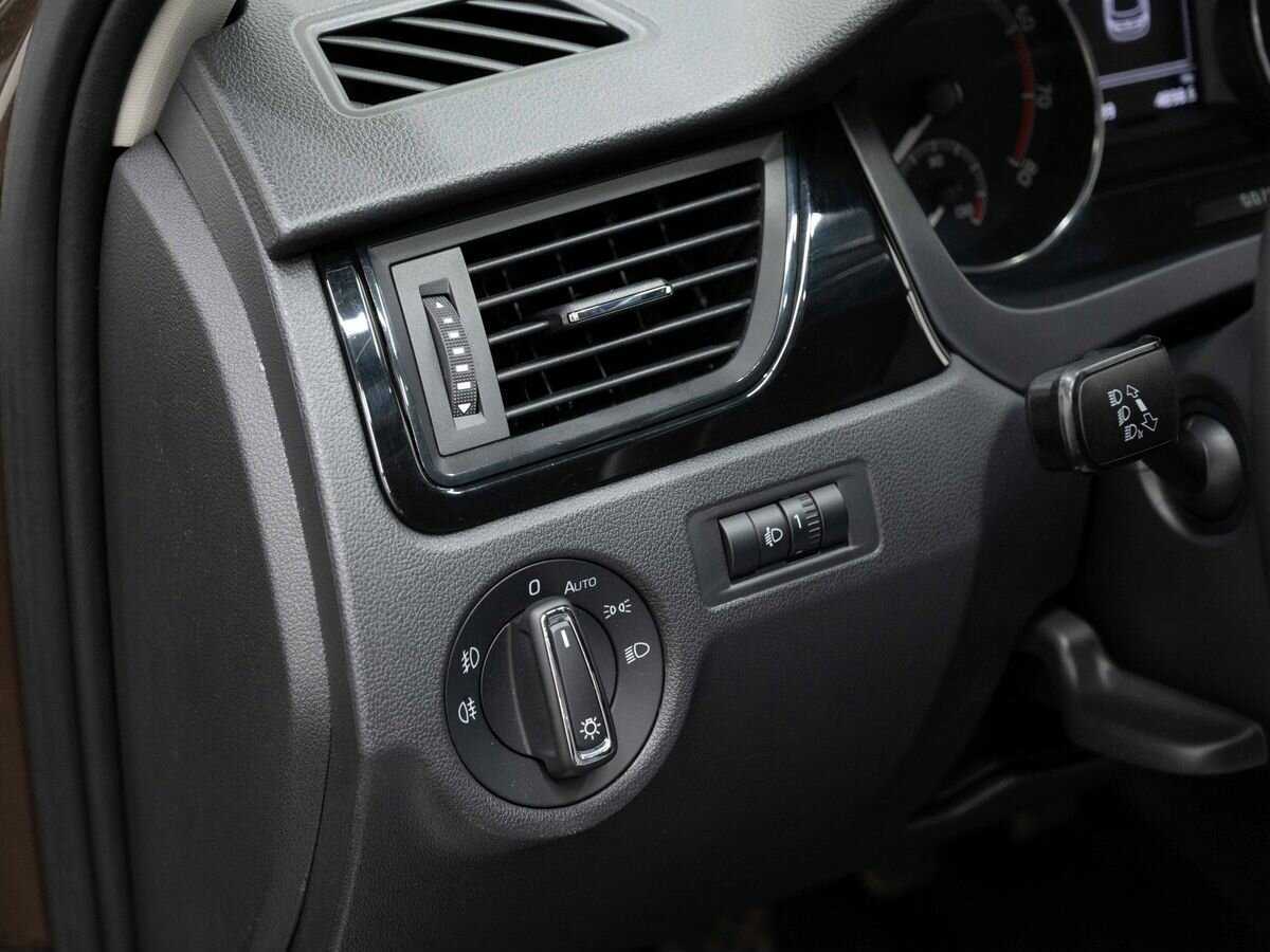 Б/У Шкода Рапид 2018 года. Фото: #20