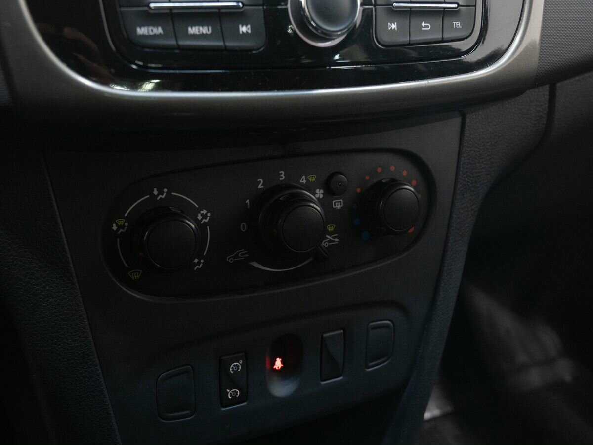 Б/У Рено Сандеро 2016 года. Фото: #14