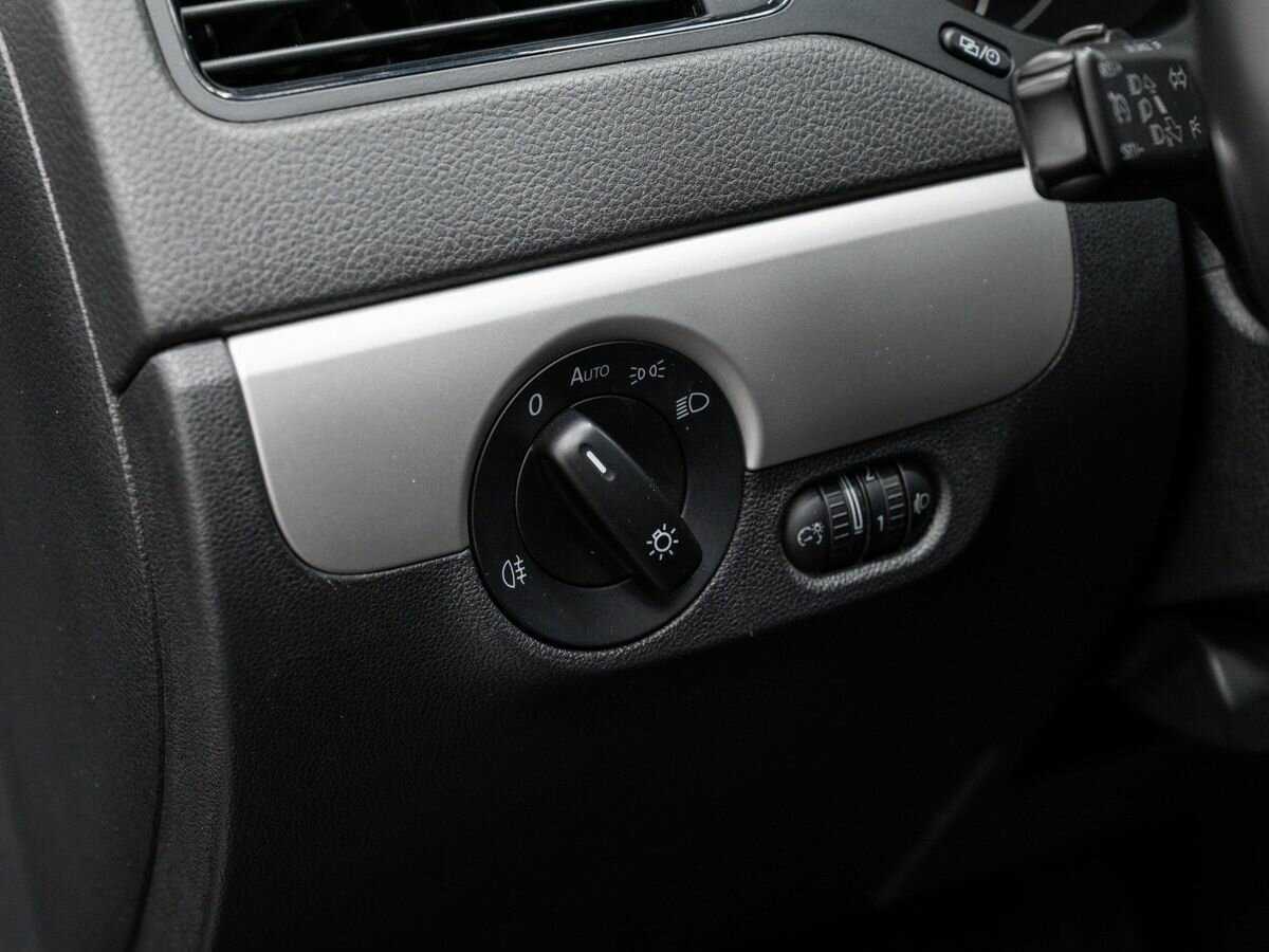 Б/У Фольксваген Джетта 2012 года. Фото: #16