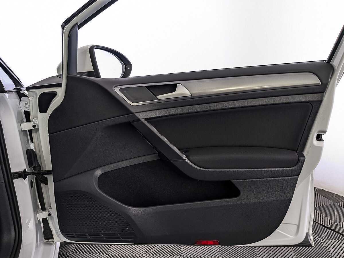 Б/У Фольксваген Гольф 2014 года. Фото: #24