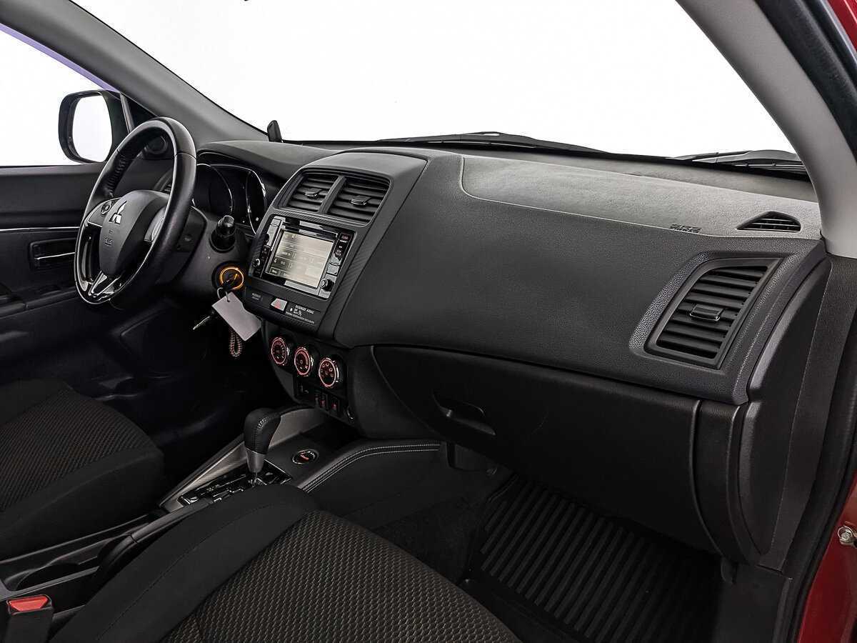 Б/У Митсубиши АС-Икс 2018 года. Фото: #12