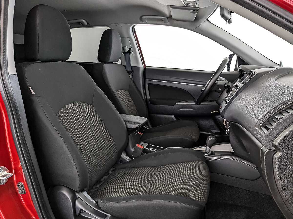 Б/У Митсубиши АС-Икс 2018 года. Фото: #23