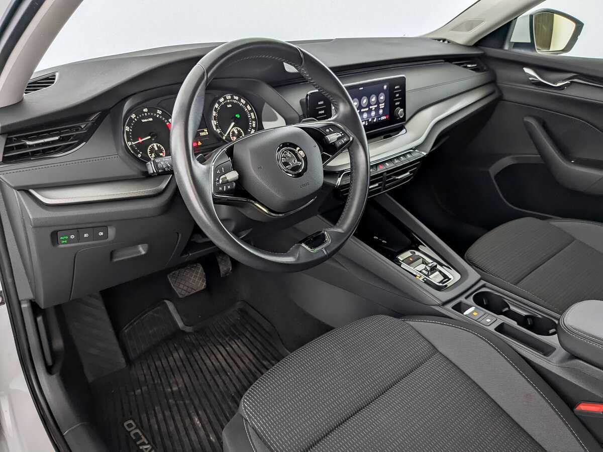 Б/У Шкода Октавия 2021 года. Фото: #15