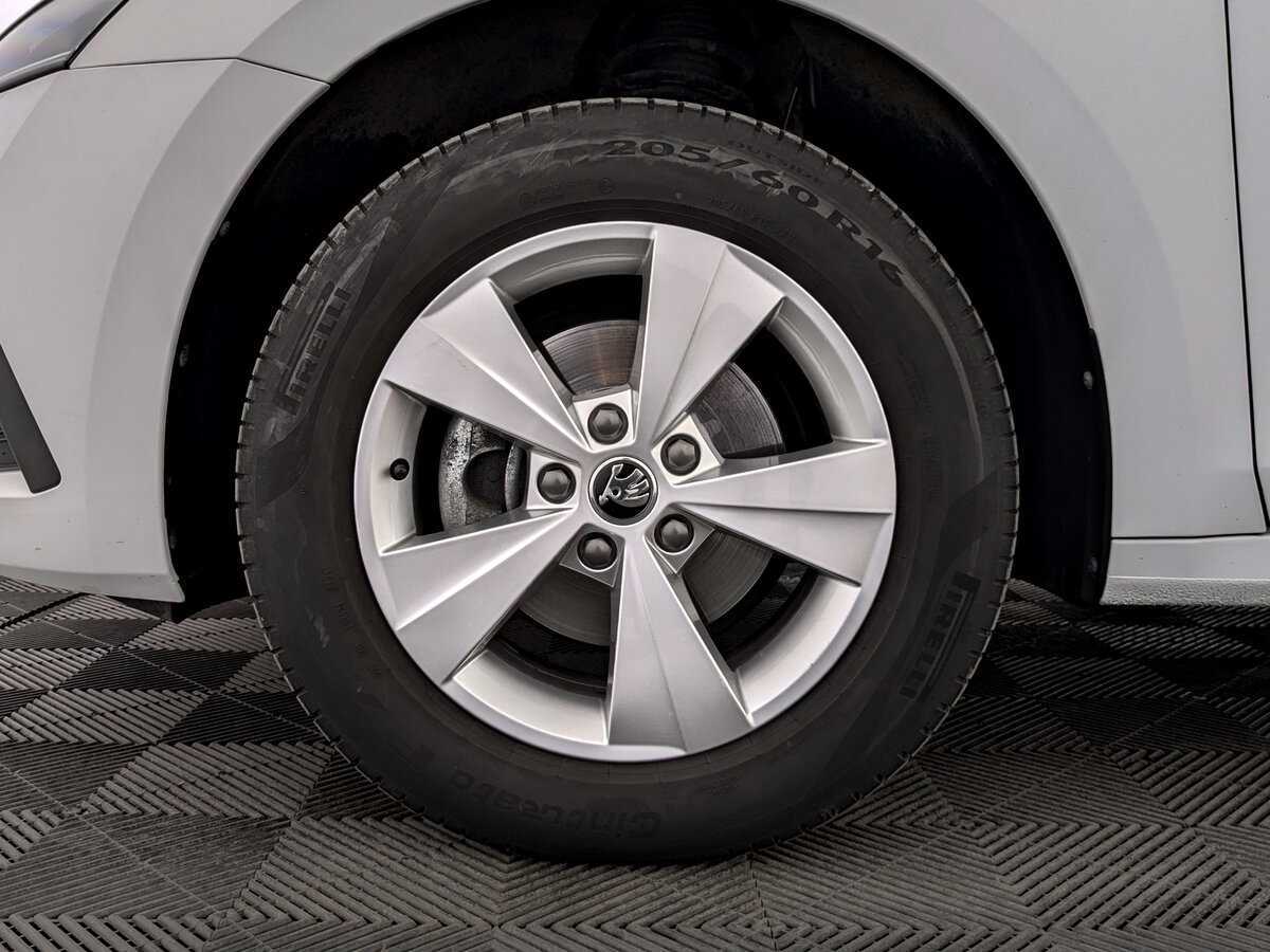 Б/У Шкода Октавия 2021 года. Фото: #17