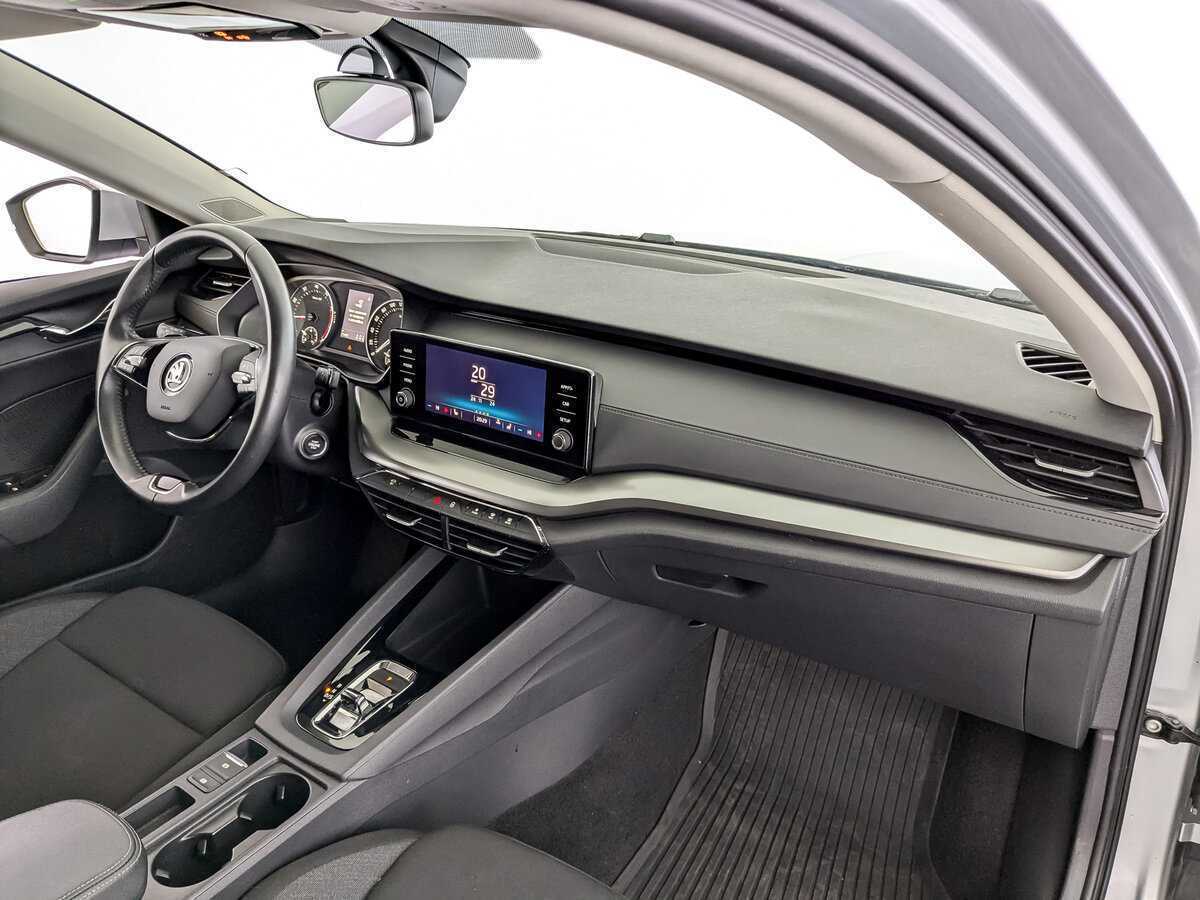 Б/У Шкода Октавия 2021 года. Фото: #10