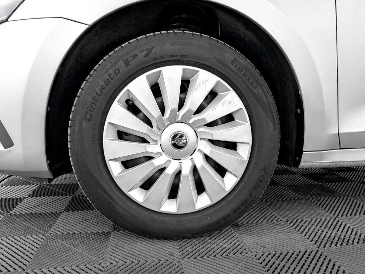 Б/У Шкода Октавия 2021 года. Фото: #17