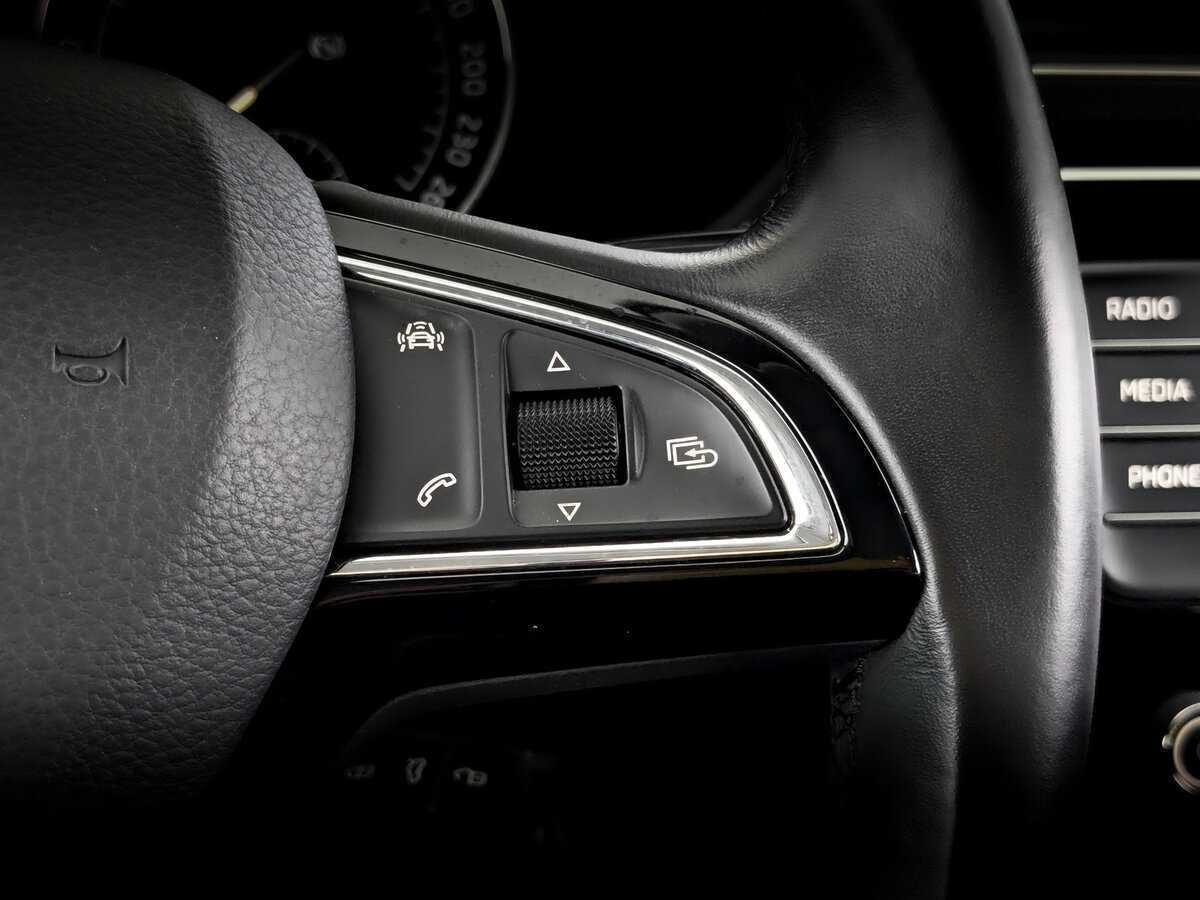 Б/У Шкода Суперб 2018 года. Фото: #26