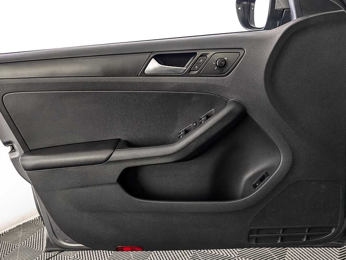 Б/У Фольксваген Джетта 2016 года. Фото: #18