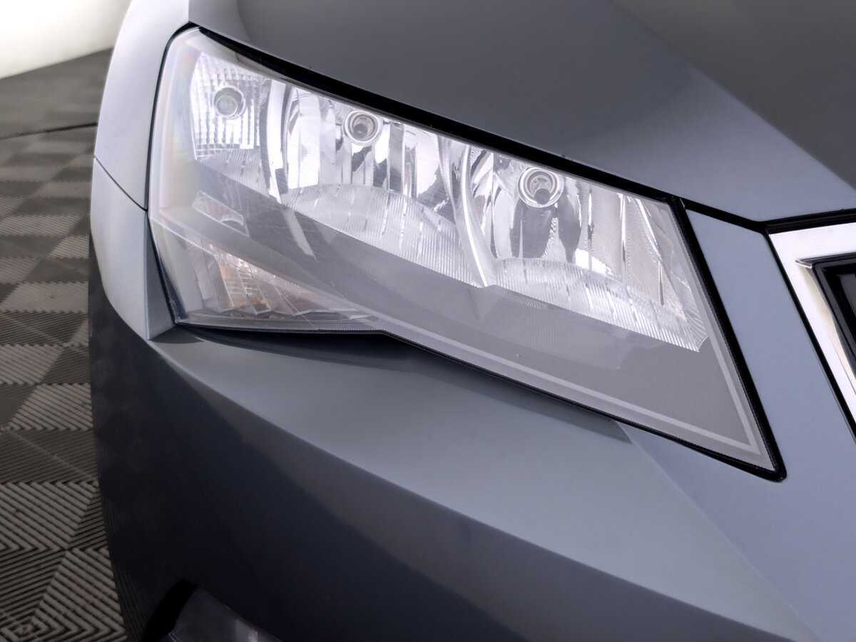 Б/У Шкода Суперб 2019 года. Фото: #16