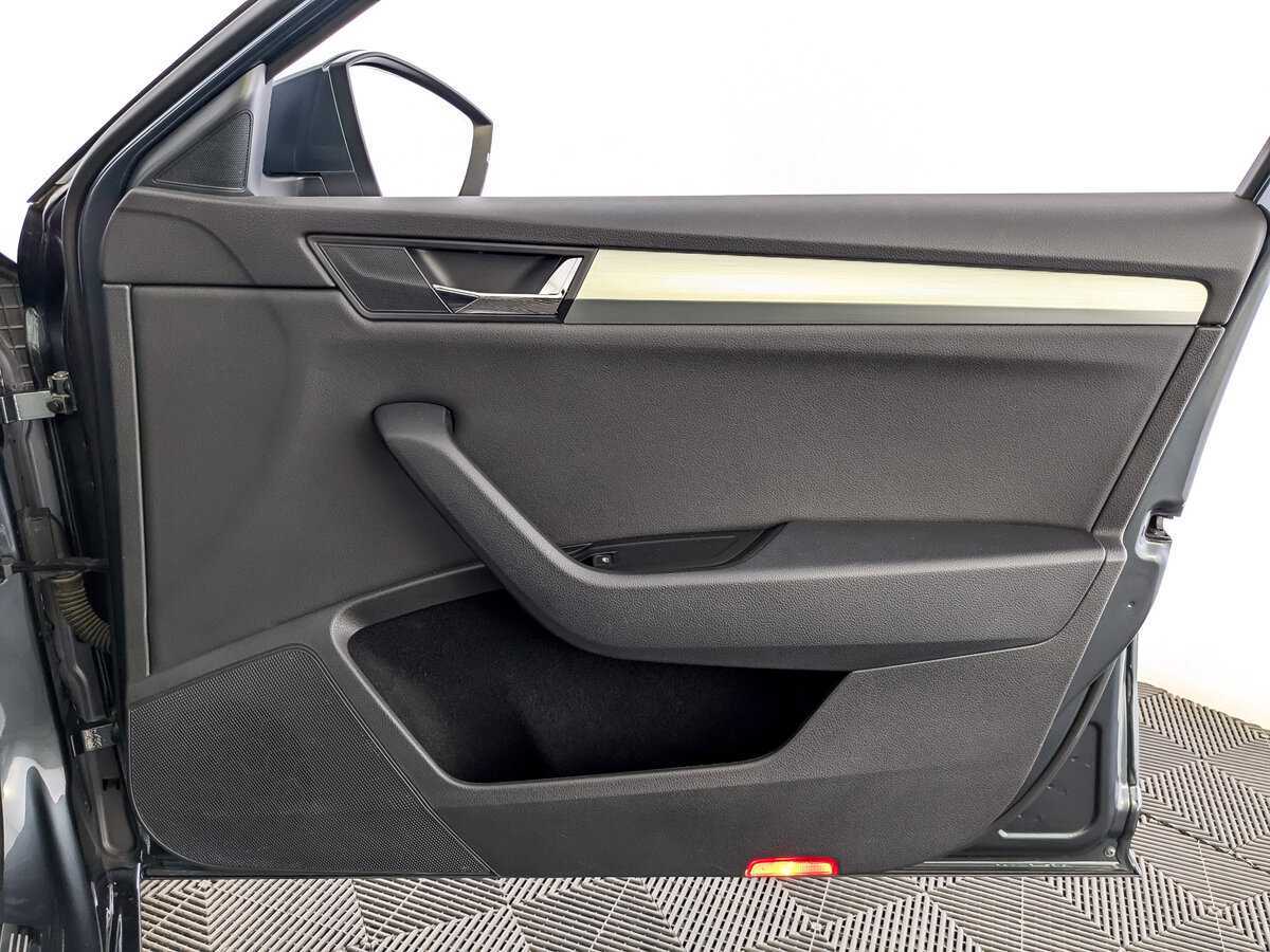 Б/У Шкода Суперб 2019 года. Фото: #23