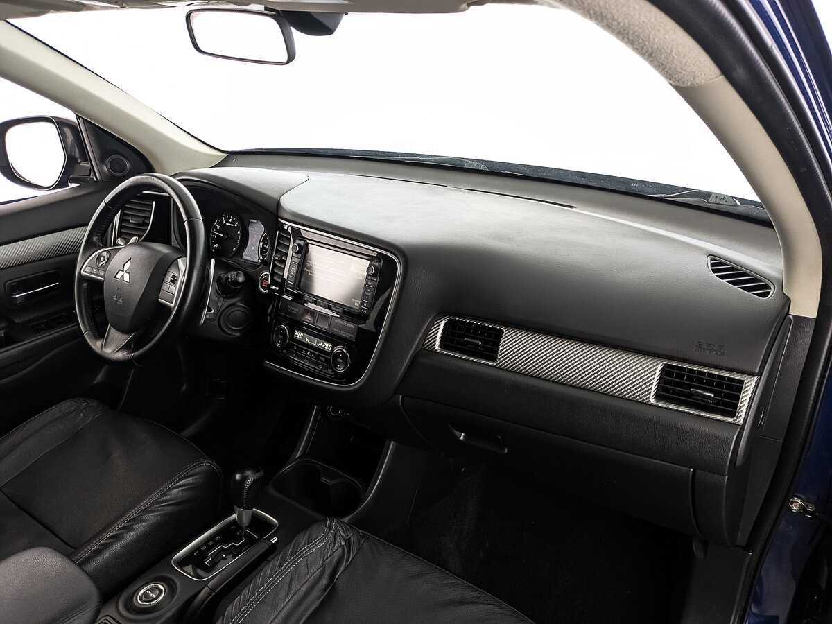 Б/У Митсубиши Оутлэндер 2014 года. Фото: #11