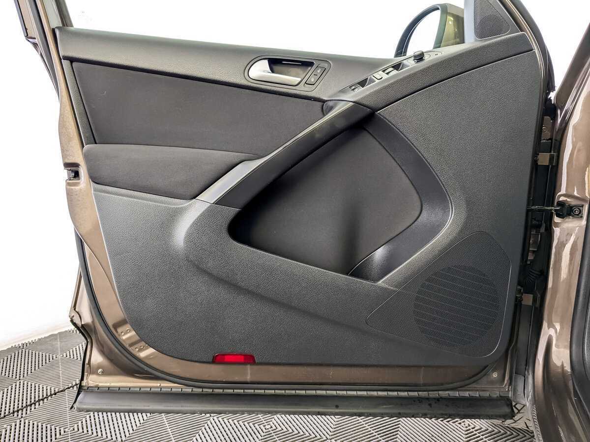 Б/У Фольксваген Тигуан 2016 года. Фото: #18