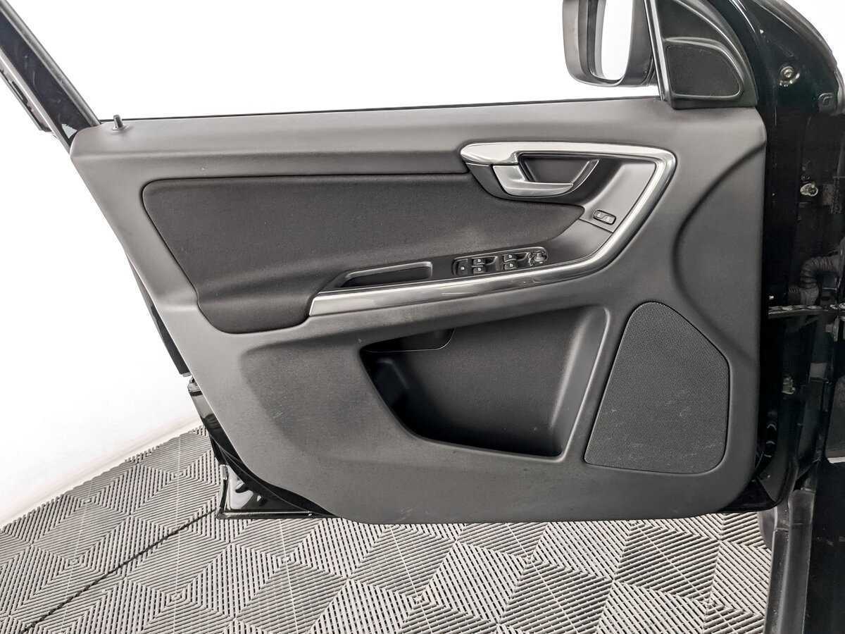 Б/У Вольво ИксЦ60 2012 года. Фото: #18