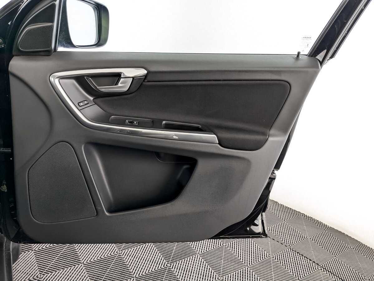 Б/У Вольво ИксЦ60 2012 года. Фото: #23