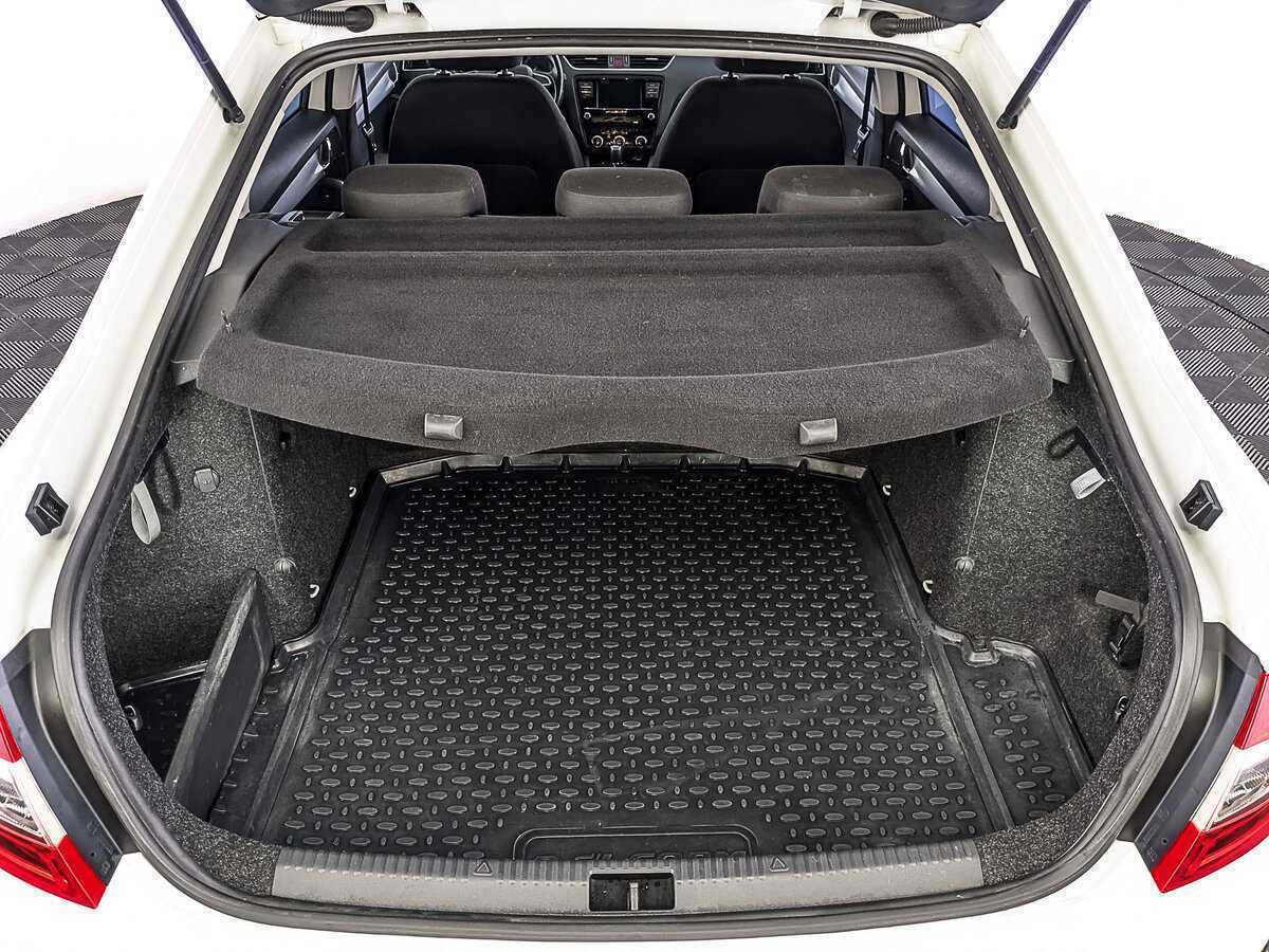 Б/У Шкода Октавия 2020 года. Фото: #9