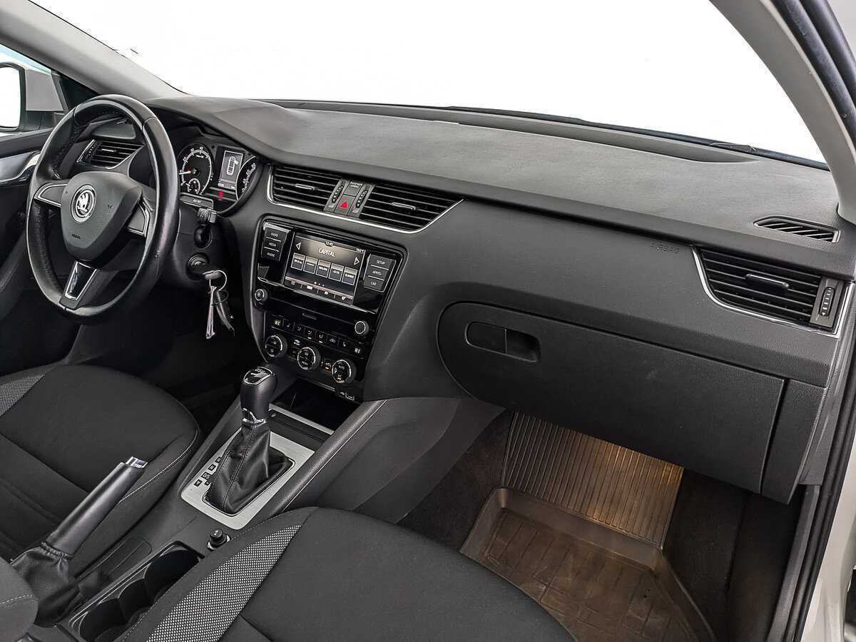 Б/У Шкода Октавия 2020 года. Фото: #10