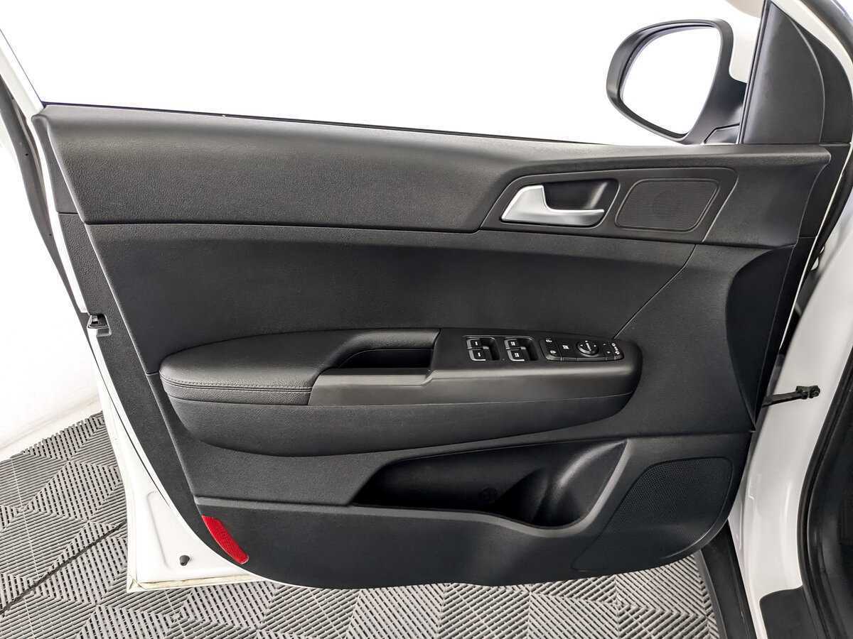 Б/У Киа Спортейдж 2020 года. Фото: #18