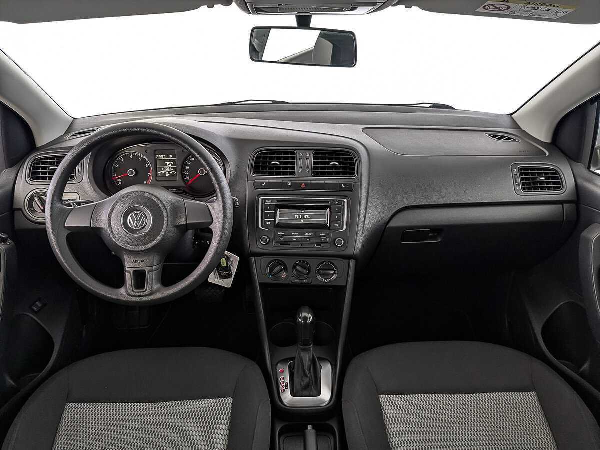 Б/У Фольксваген Поло 2015 года. Фото: #13