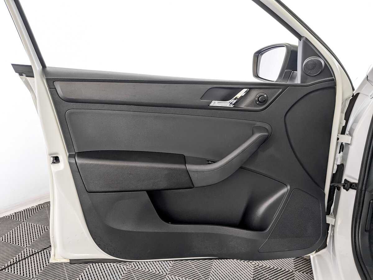 Б/У Шкода Рапид 2017 года. Фото: #18