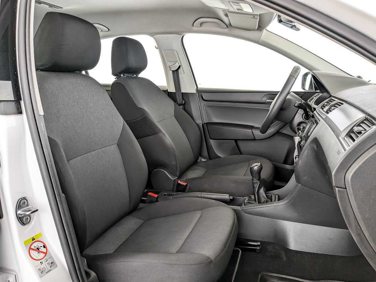 Б/У Шкода Рапид 2017 года. Фото: #22