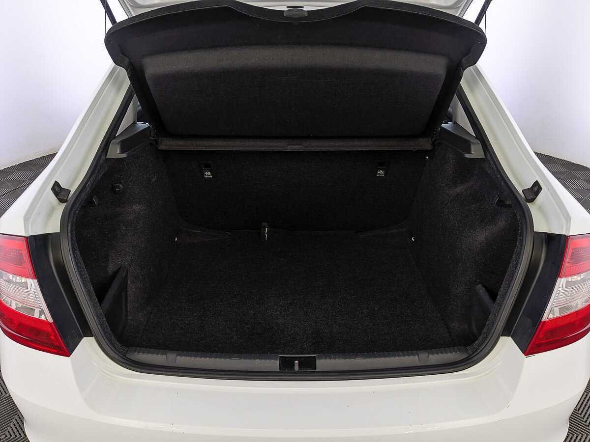 Б/У Шкода Рапид 2017 года. Фото: #9