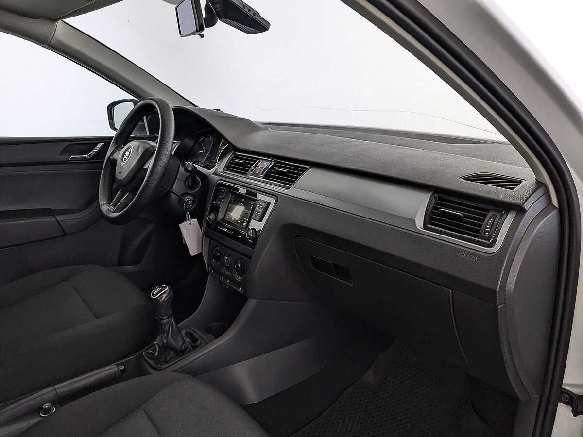 Б/У Шкода Рапид 2017 года. Фото: #12