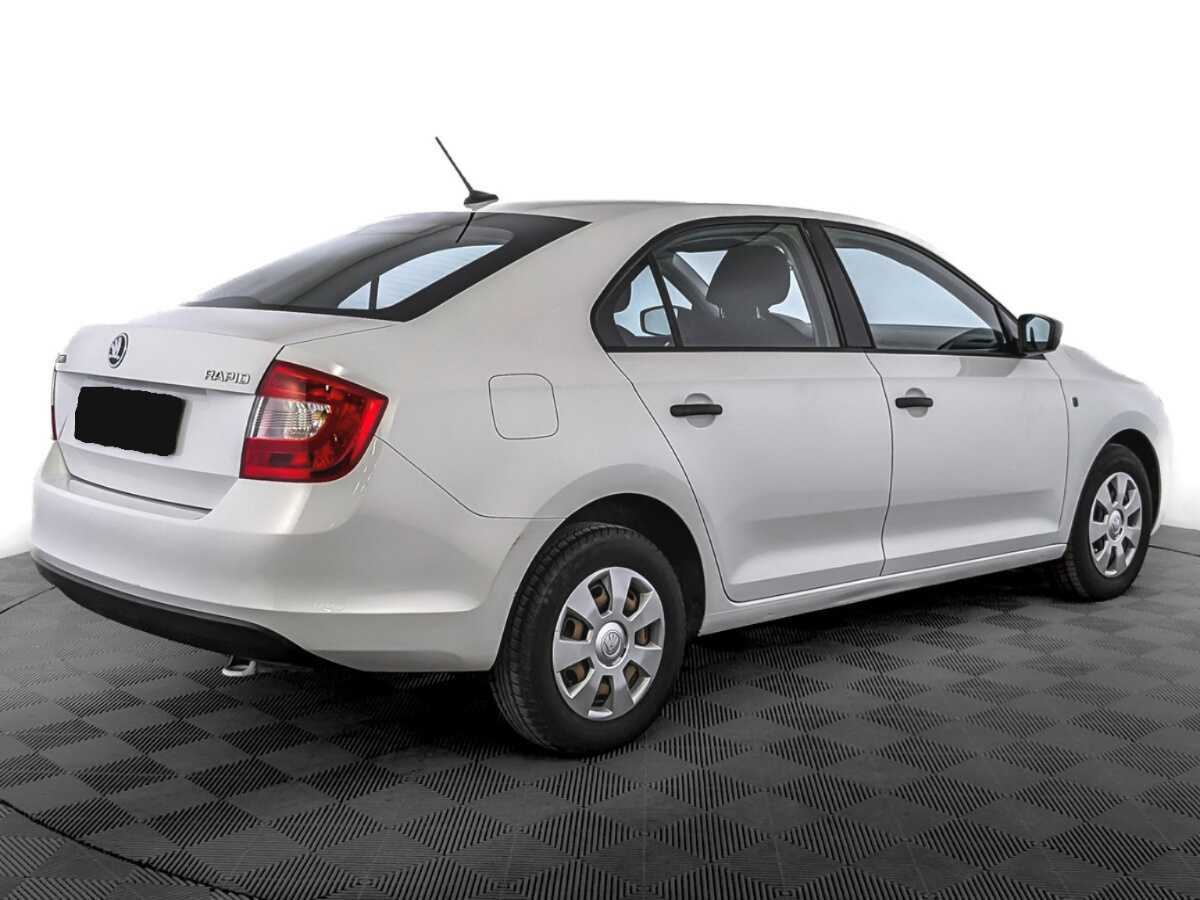 Б/У Шкода Рапид 2017 года. Фото: #4