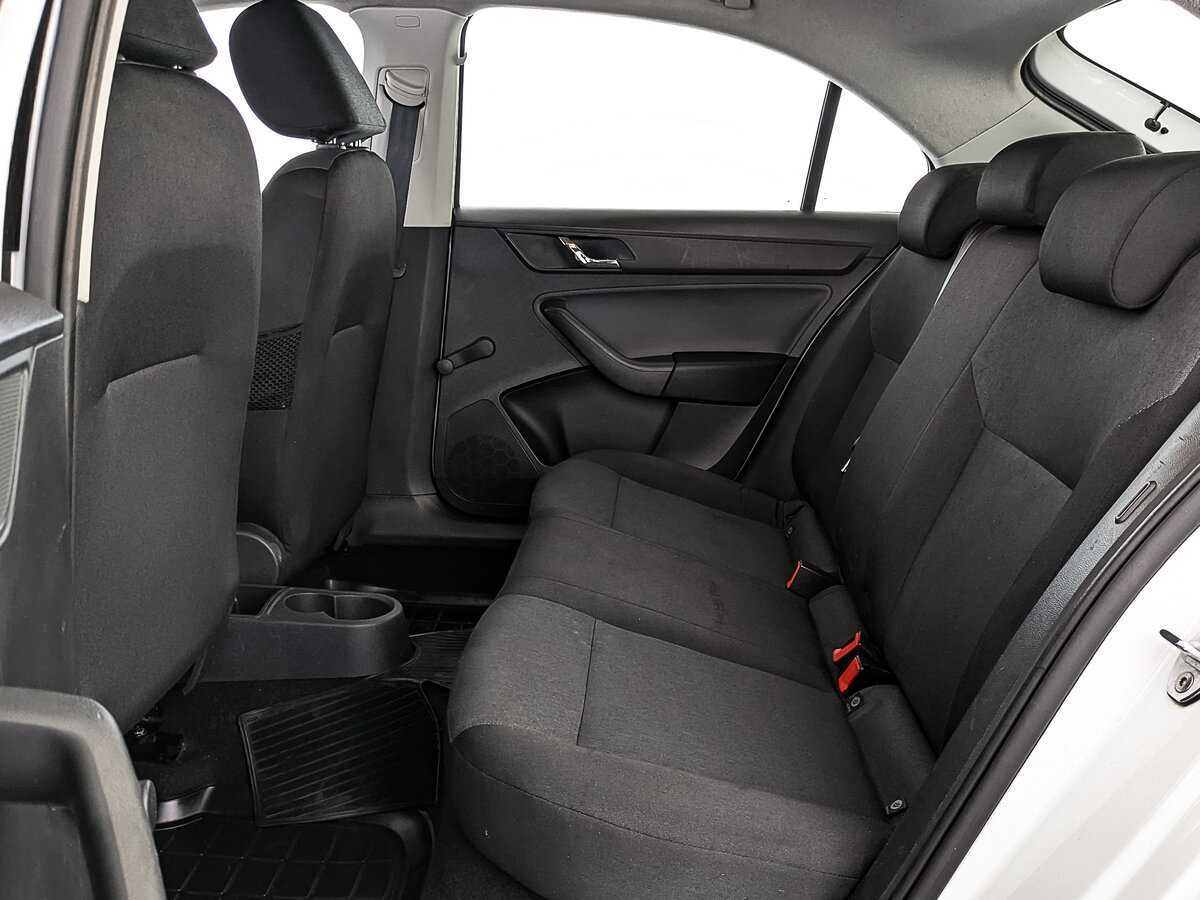 Б/У Шкода Рапид 2017 года. Фото: #17