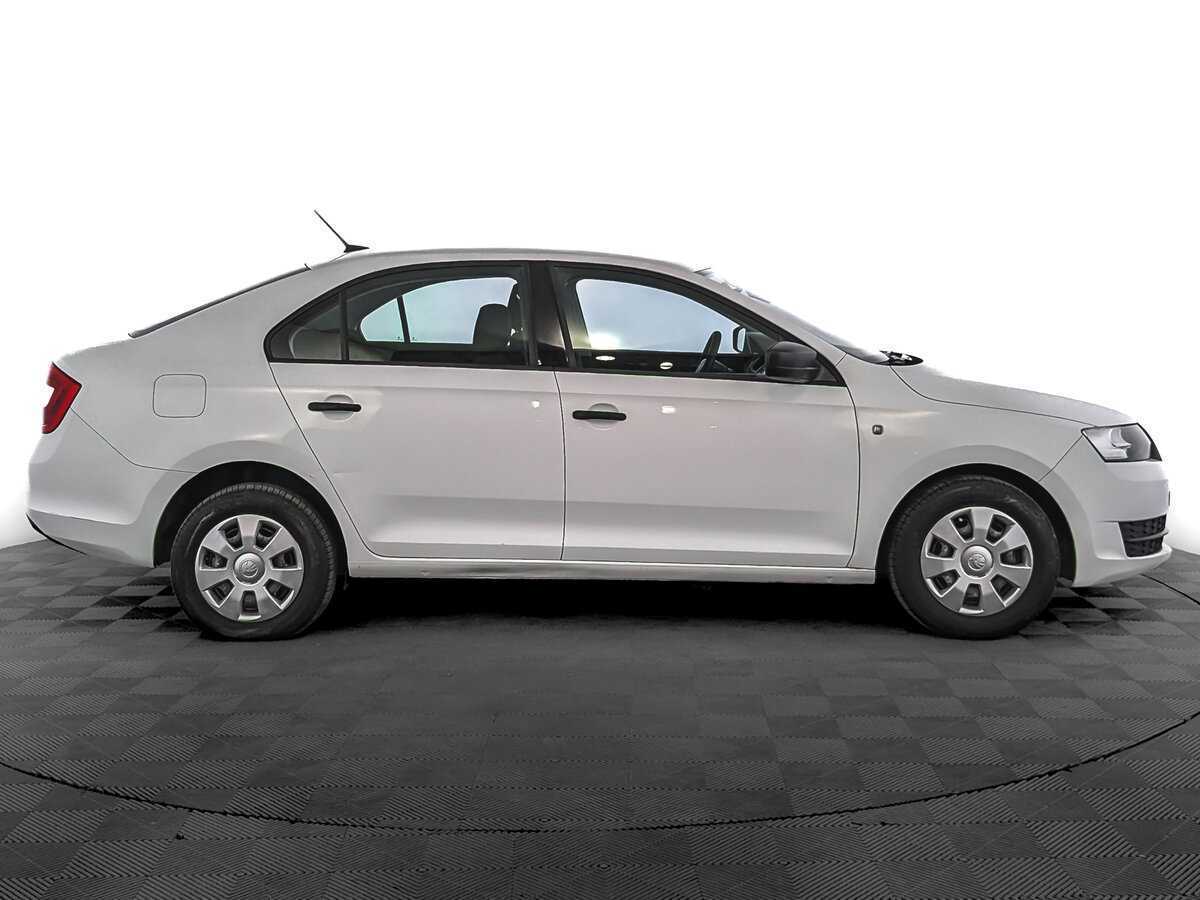 Б/У Шкода Рапид 2017 года. Фото: #3