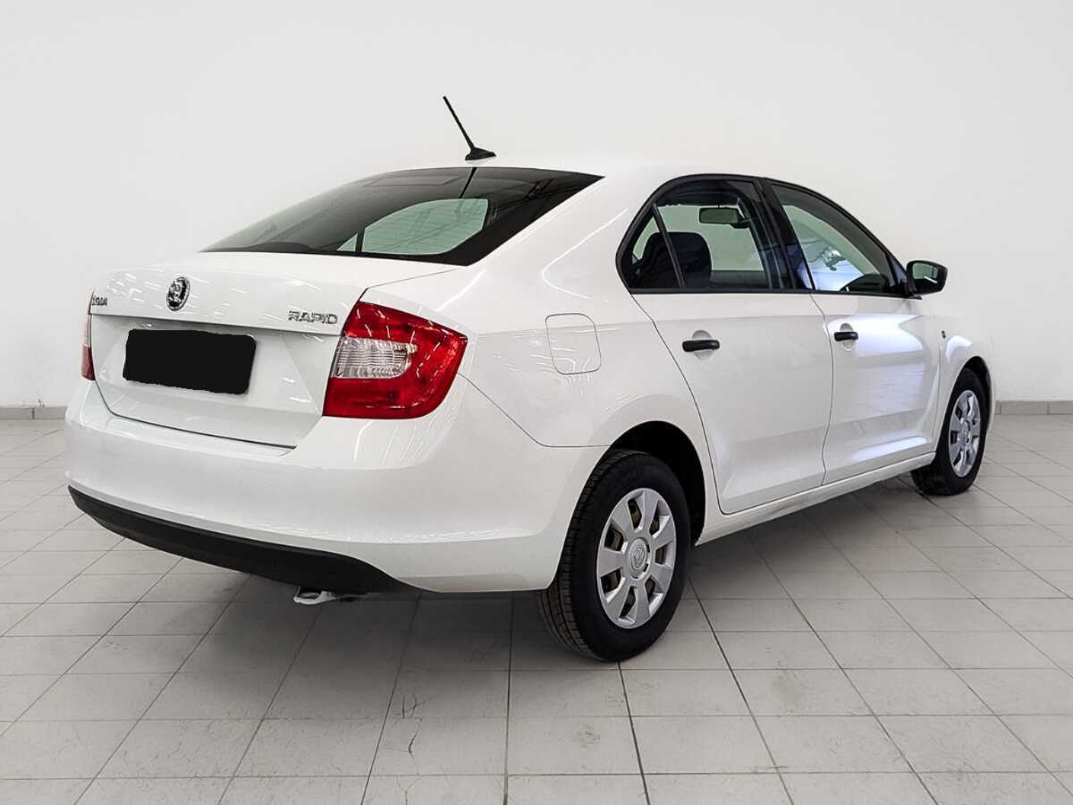 Б/У Шкода Рапид 2017 года. Фото: #3