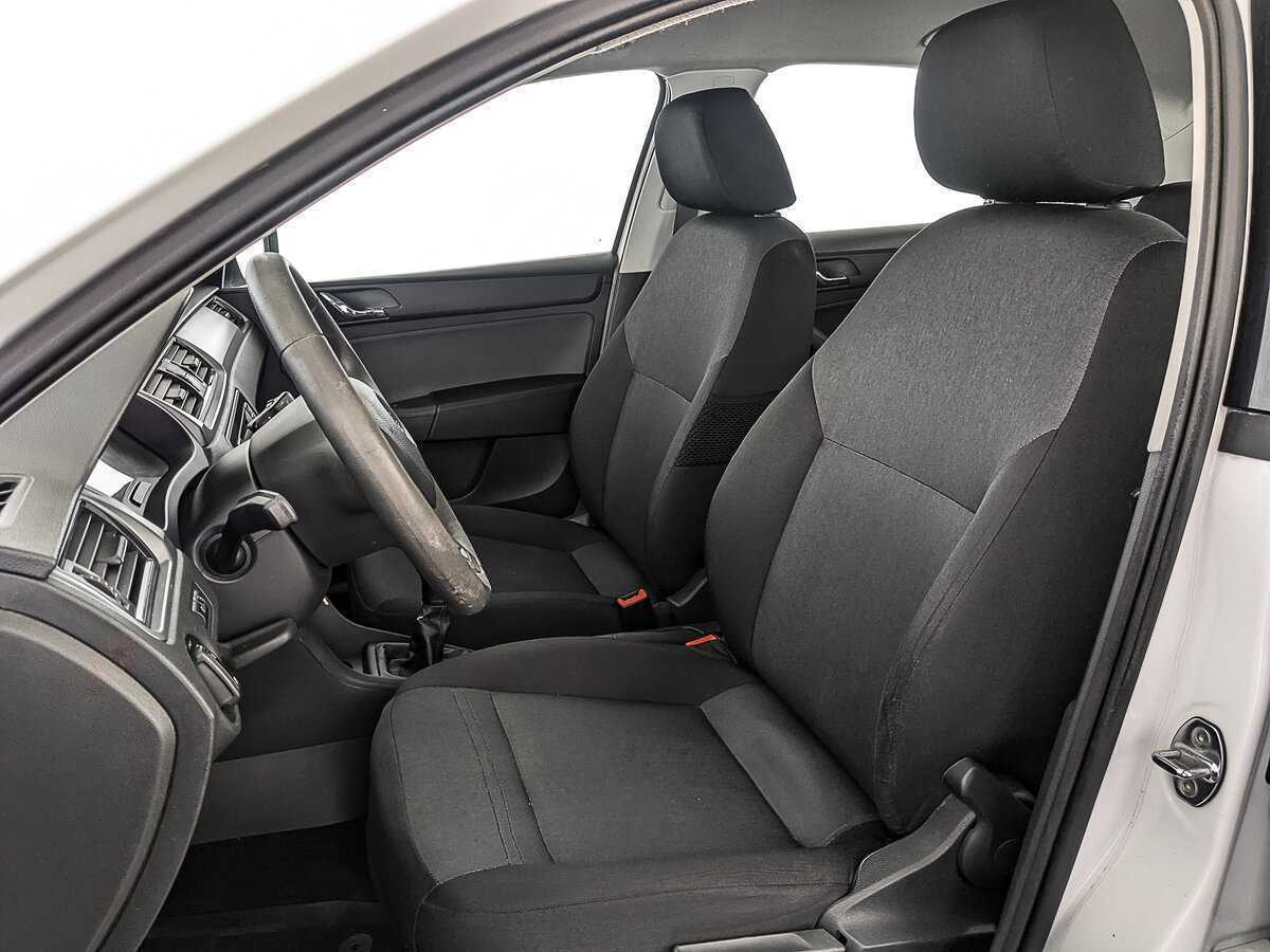 Б/У Шкода Рапид 2017 года. Фото: #17