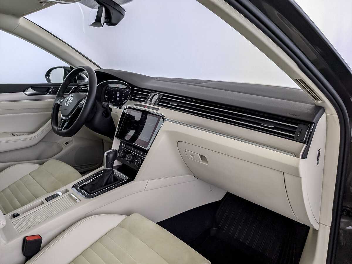 Б/У Фольксваген Пассат 2017 года. Фото: #10