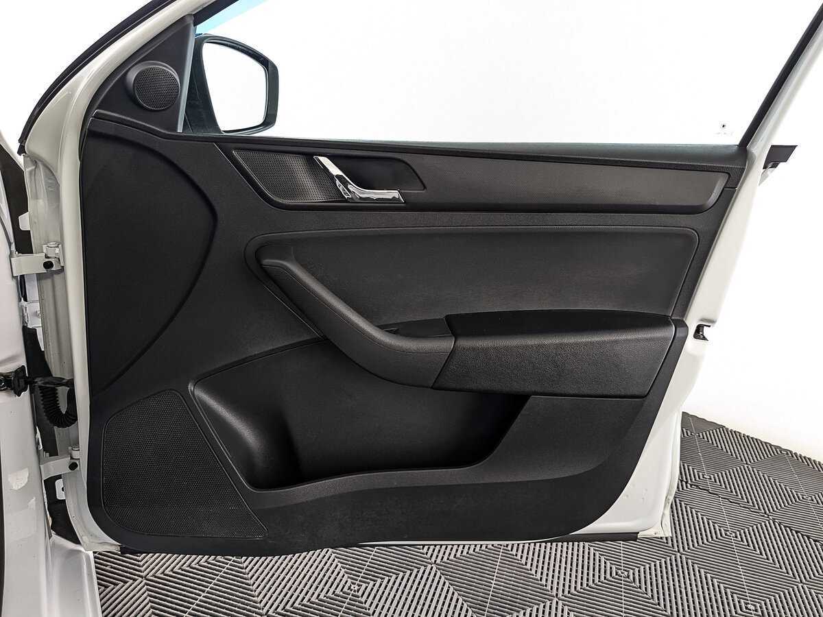 Б/У Шкода Рапид 2017 года. Фото: #23