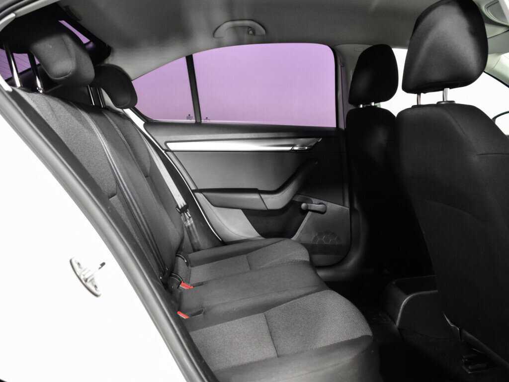 Б/У Шкода Октавия 2014 года. Фото: #9