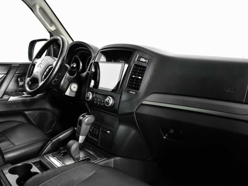 Б/У Митсубиши Паджеро 2014 года. Фото: #8