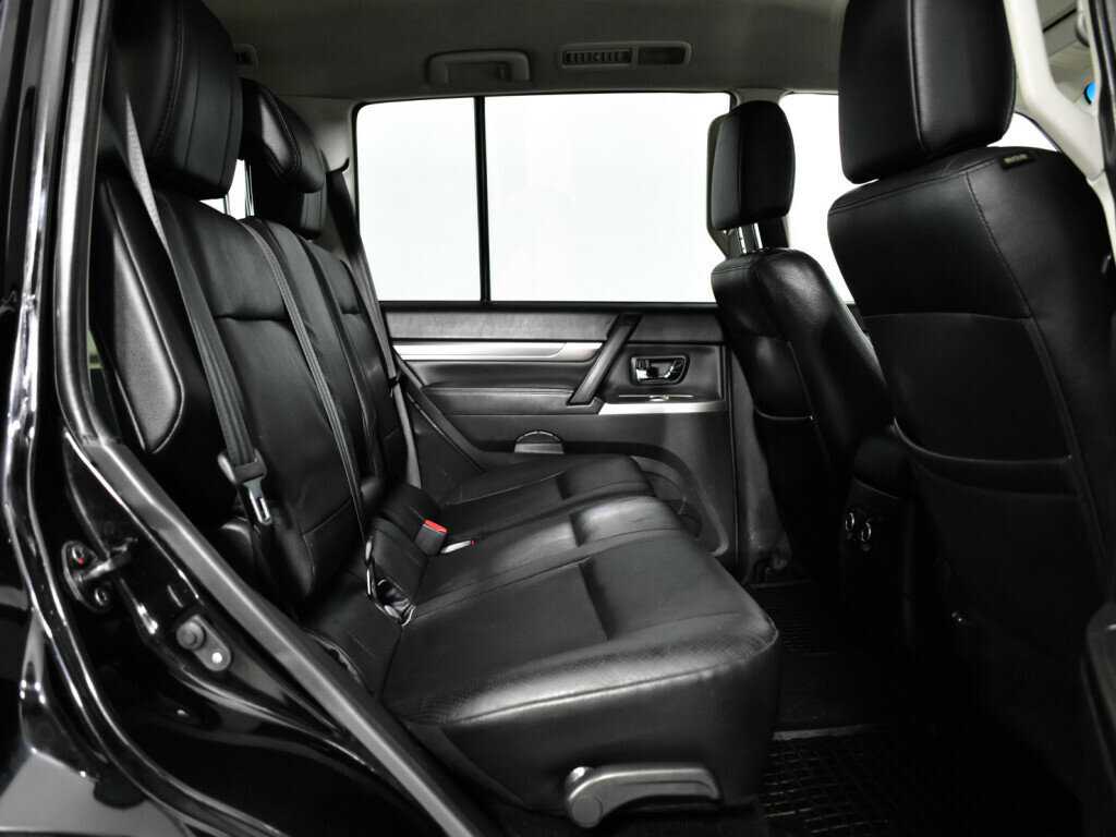 Б/У Митсубиши Паджеро 2014 года. Фото: #9