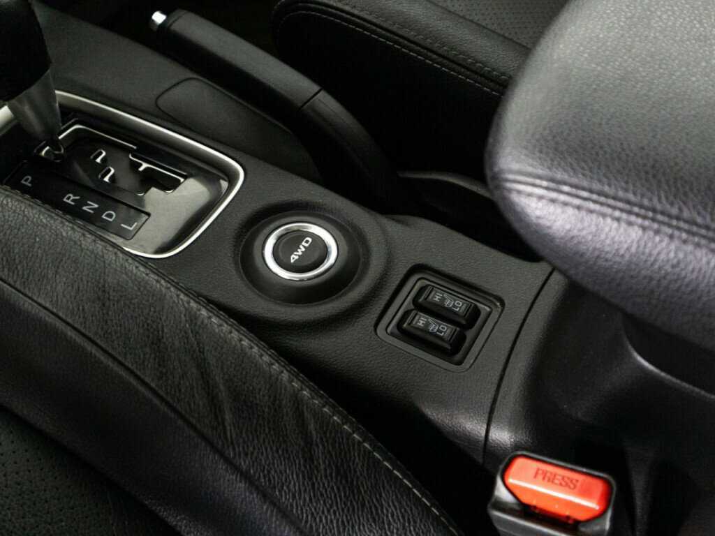 Б/У Митсубиши Оутлэндер 2016 года. Фото: #16